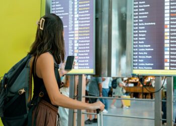 Hundreds of NYC Flights Canceled Amid Government Shutdown