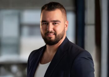 Real Life Superpowers: Yossi Barishev on Leaps of Faith and the Psychology of Founding