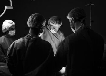 Comparing Robotic-Assisted Fusion and Endoscopic Decompression for Stenosis