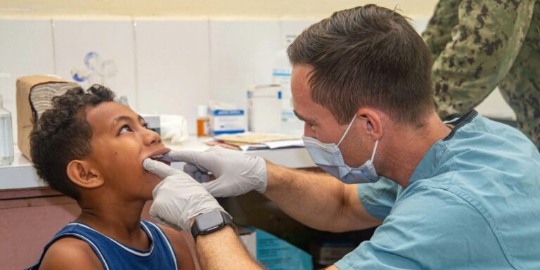 How Busy New Yorkers Can Maintain Oral Health Without Regular Dental Visits