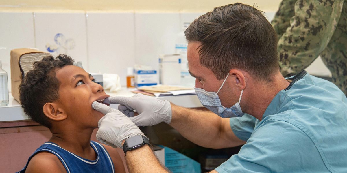 How Busy New Yorkers Can Maintain Oral Health Without Regular Dental Visits