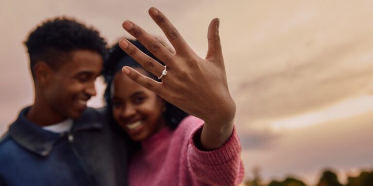 How Engagement Rings from Rennie & Co Reflect Personal Style and Celebrate Lasting Relationships