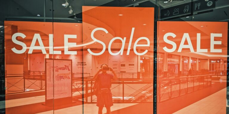 Keeping the Sales Board Moving Even When Your Team’s in the Field