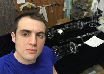 "Quartz is the Material of the Future": Aleksandr Drozdov on the Profession of a Glassblower, Niche Business, and Russia’s Place on the Technological Map of the World