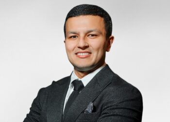 The 13 Core Waiter Service Styles: A Comprehensive, Real-World Guide for Hospitality Professionals