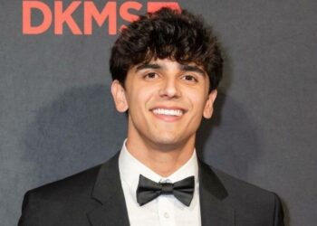 The Fragrance Translator: Why Elijah Yeroushalmi’s Voice Resonates with a New Generation