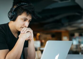 Why Are Many Learners Choosing Online Spanish Tutors Instead of Local Classes in New York?