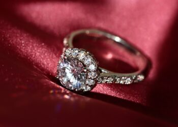 Why Choose a Custom Engagement Ring Over a Ready-Made One