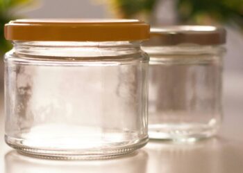 Why Glass Jars Are the Smarter Choice for Your Cosmetic Products