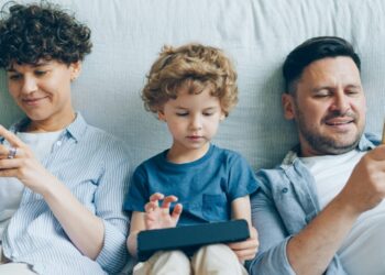 Parental Control Apps in 2025: How to Choose the Right Parental Control App