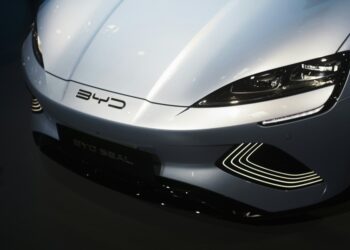 BYD Overtakes Tesla as World’s Largest EV Seller in 2025