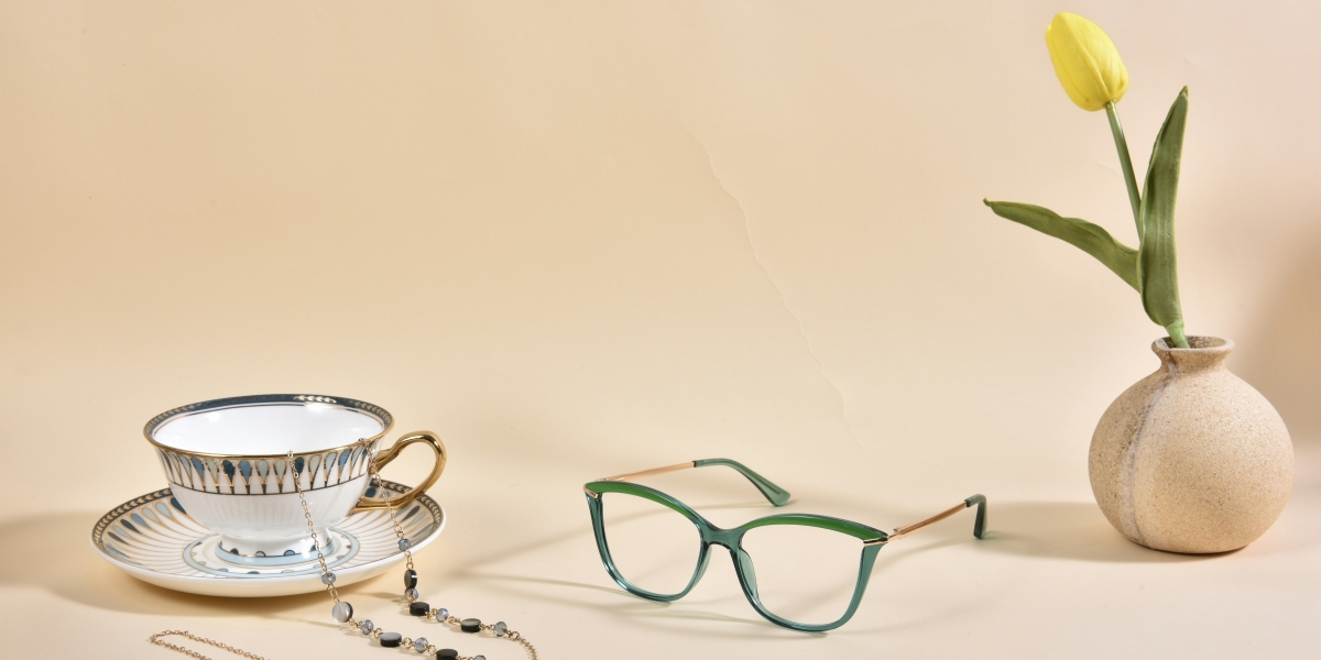 What Are Common Mistakes People Make When Buying Prescription Glasses Online