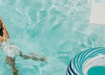 What Makes a Pool Area Both Safe and Stylish