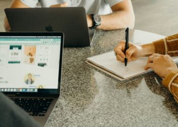 Why Modern Electricians Are Switching to Electrical Contractor Software