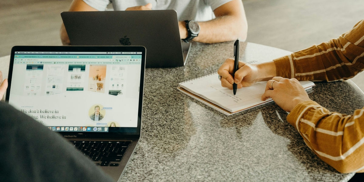 Why Modern Electricians Are Switching to Electrical Contractor Software