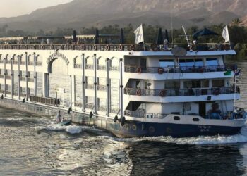 Dahabiya Nile Cruise: A Traditional Sailing Experience