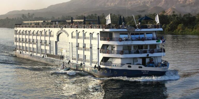 Dahabiya Nile Cruise: A Traditional Sailing Experience