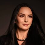 LED Eyelash Extensions: How Innovation Is Redefining Safety, Precision, and the Future of the Beauty Industry