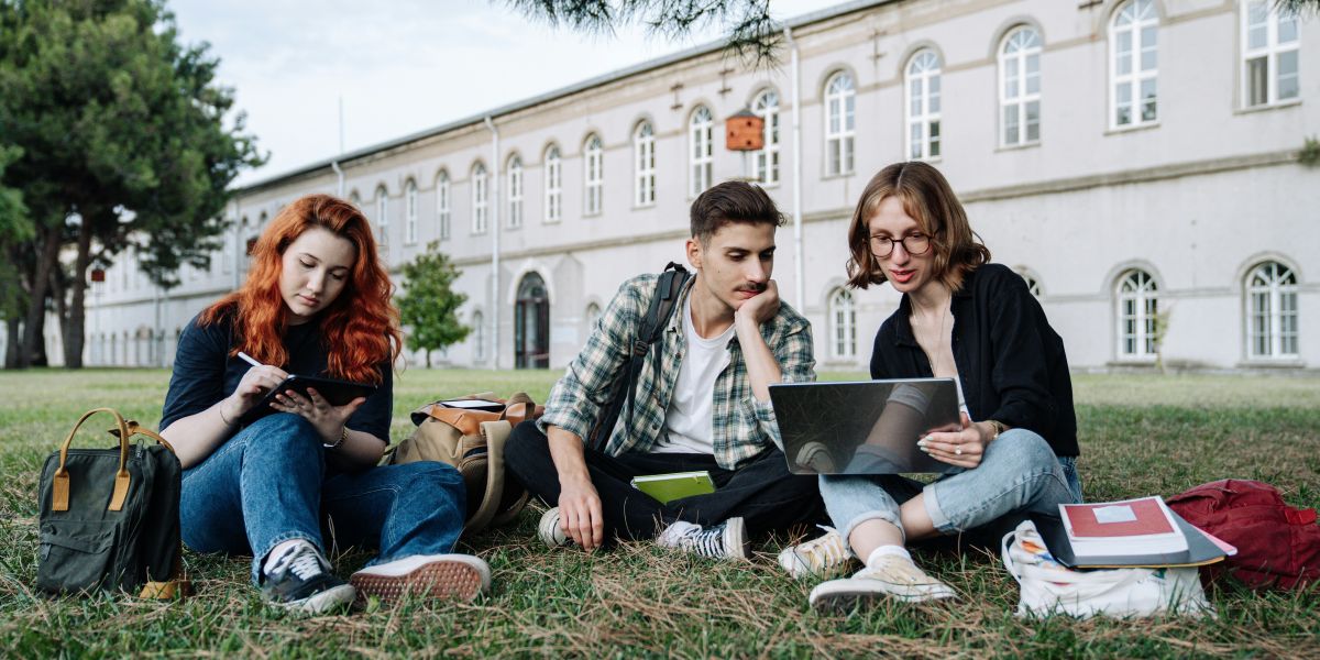 Jeremy Rosenholtz’s Tips for Writing a College Essay that Feels Authentic