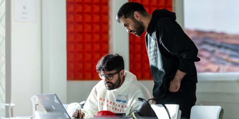 From Cloud Dependence to Instant AI: The Rise of On-Device Voice Agents