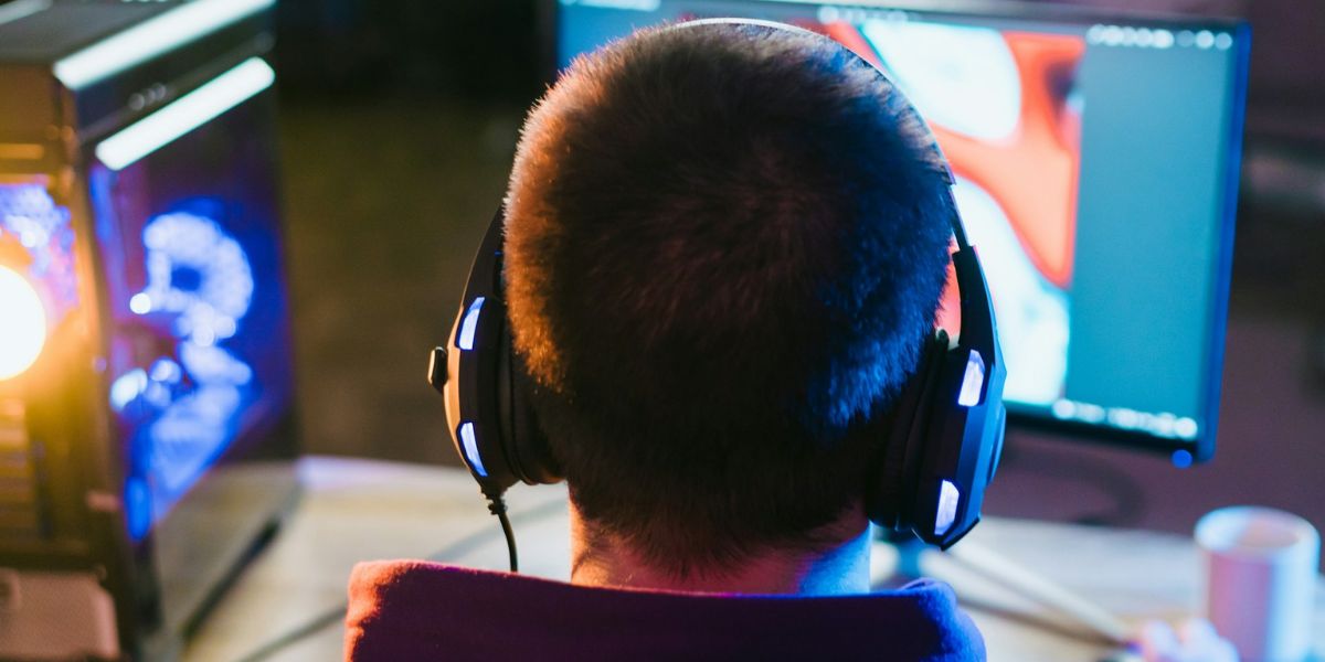 What Is a Fake Close Button and How Dangerous Streaming Sites Use It