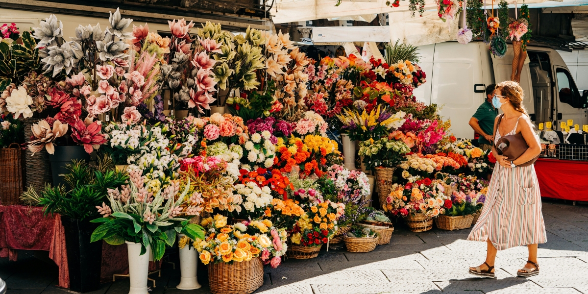 The Business Case for Seasonal Décor and Floral Design in Commercial Spaces