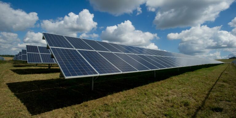 Wind and Solar Overtake Gas in Global Electricity Generation for the First Time