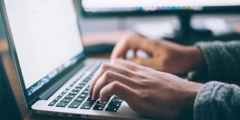 How the Gamification of Fluency Is Replacing English Tutors