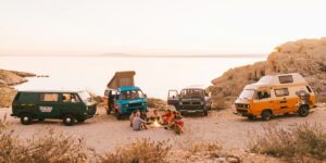 Ten Items to Put in Your Car. A Minimum Kit for Road Trips