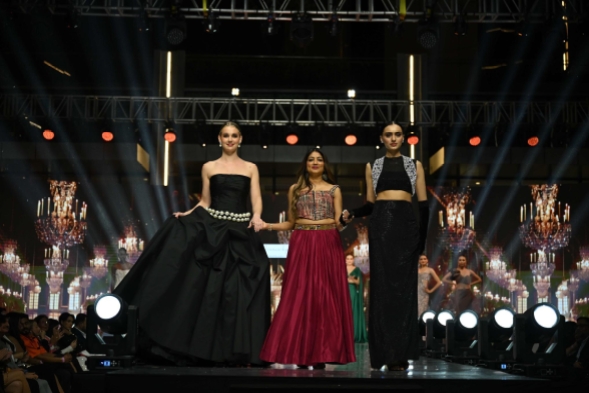 Runway by Minaaz Brings Global Designers to One Stage