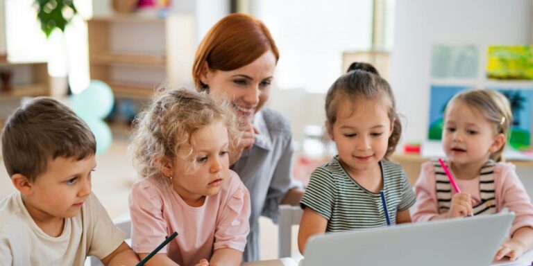 New York State Senator Andrew Gounardes Introduces Bill to Eliminate Screens From Elementary School Classrooms