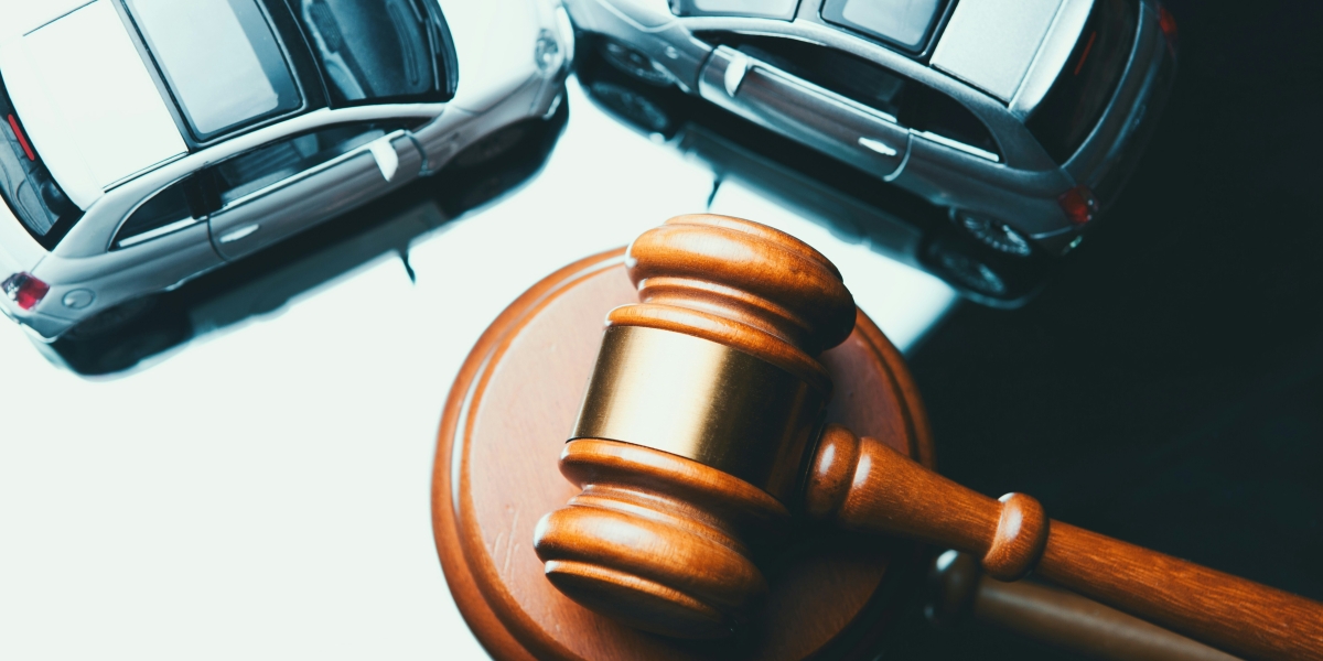 What a Car Accident Attorney Does to Investigate a Crash