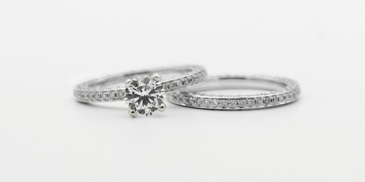 Your Complete Guide to Choosing a Sparkling Engagement Ring