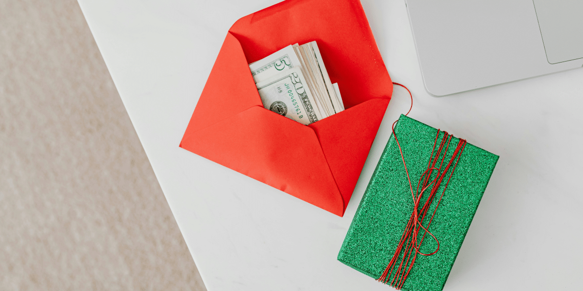 Tips to Manage Your Finances During the Christmas Holidays