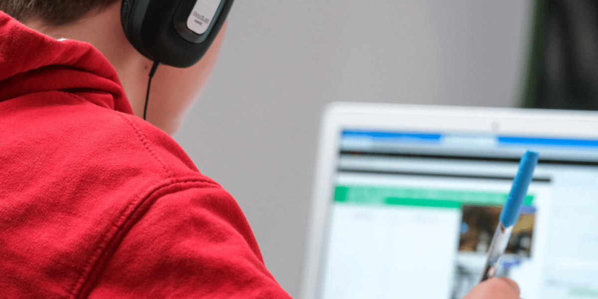 Promoting Emotional Intelligence Through Online Islamic Education for Youth