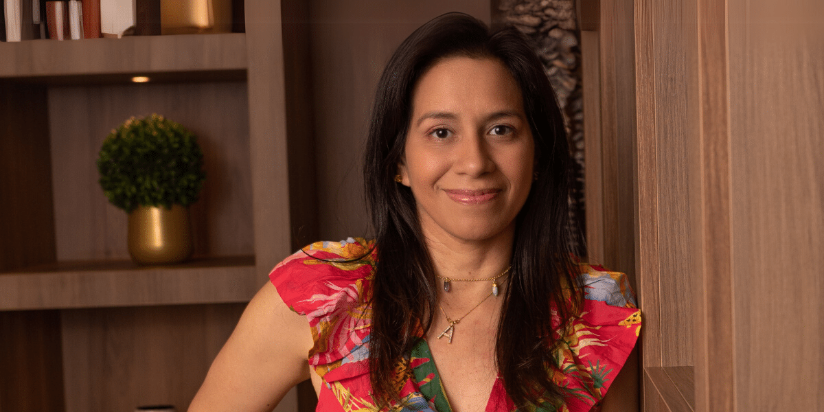Alejandra Gomez: A Venezuelan Designer Redefining Fashion with Lalé Bracelets in the U.S.