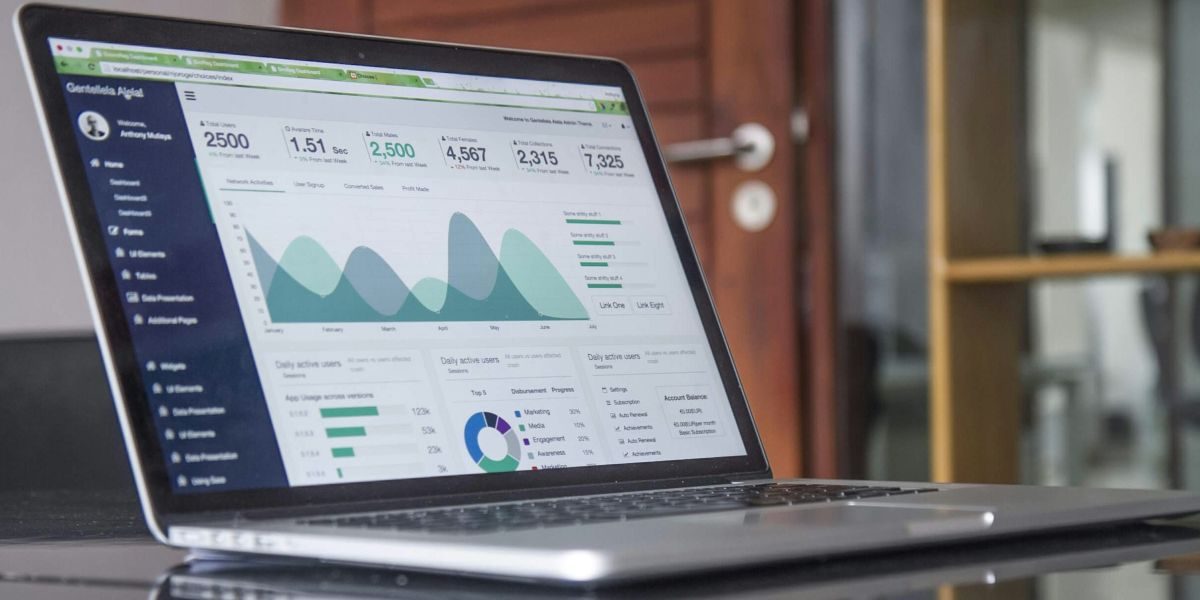 How Is Integrating an AI Accountant Changing the Expense Management in 2025?