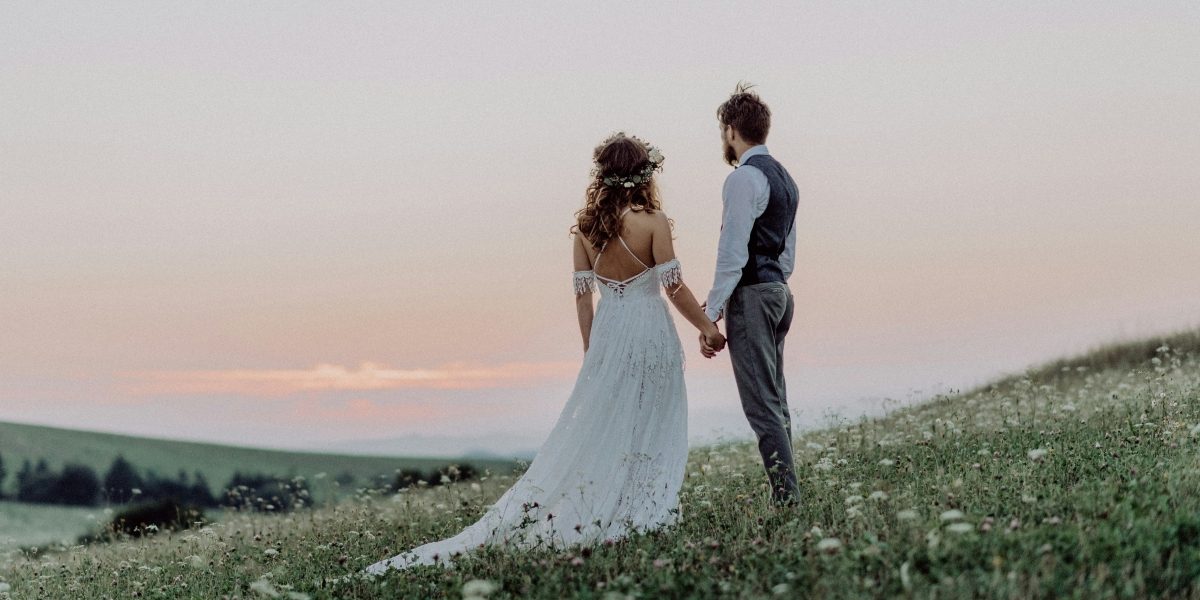 9 Elegant All-White Summer Wedding Ideas for Timeless Style