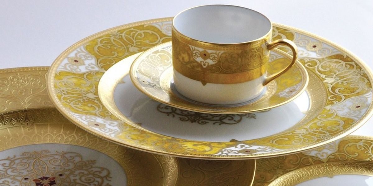 A Helpful Guide to Choosing a Luxury Crockery Set for Your Next Dinner Party by MDMAISON