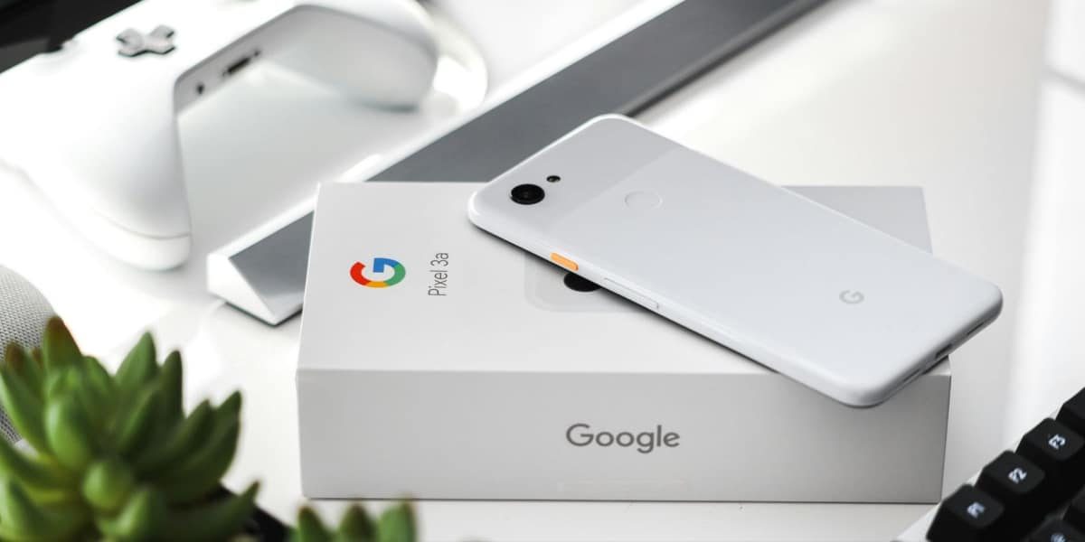 The Google Pixel Phone Universe: A 2024 Deep Dive