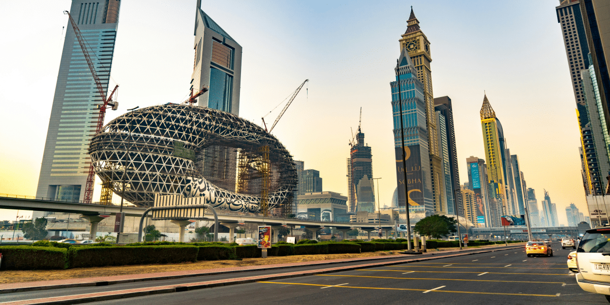 Benefits of Hiring Chauffeur Services for Dubai Business Trips