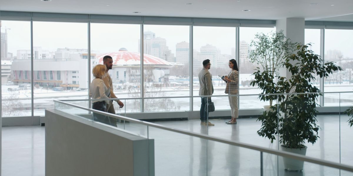 Clean Workspaces, Clear Minds How Modern Professionals Are Treating Environment Like Productivity Strategy