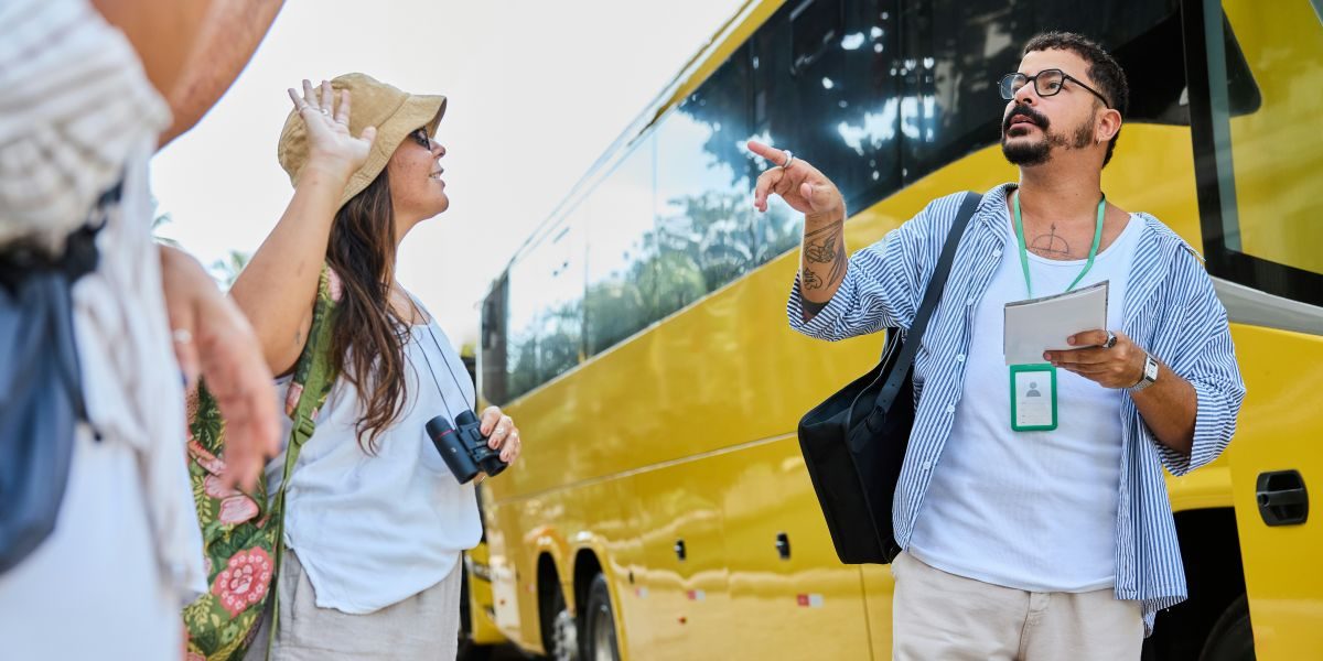 Explore Dubai Like a Local: Private Bus Tours