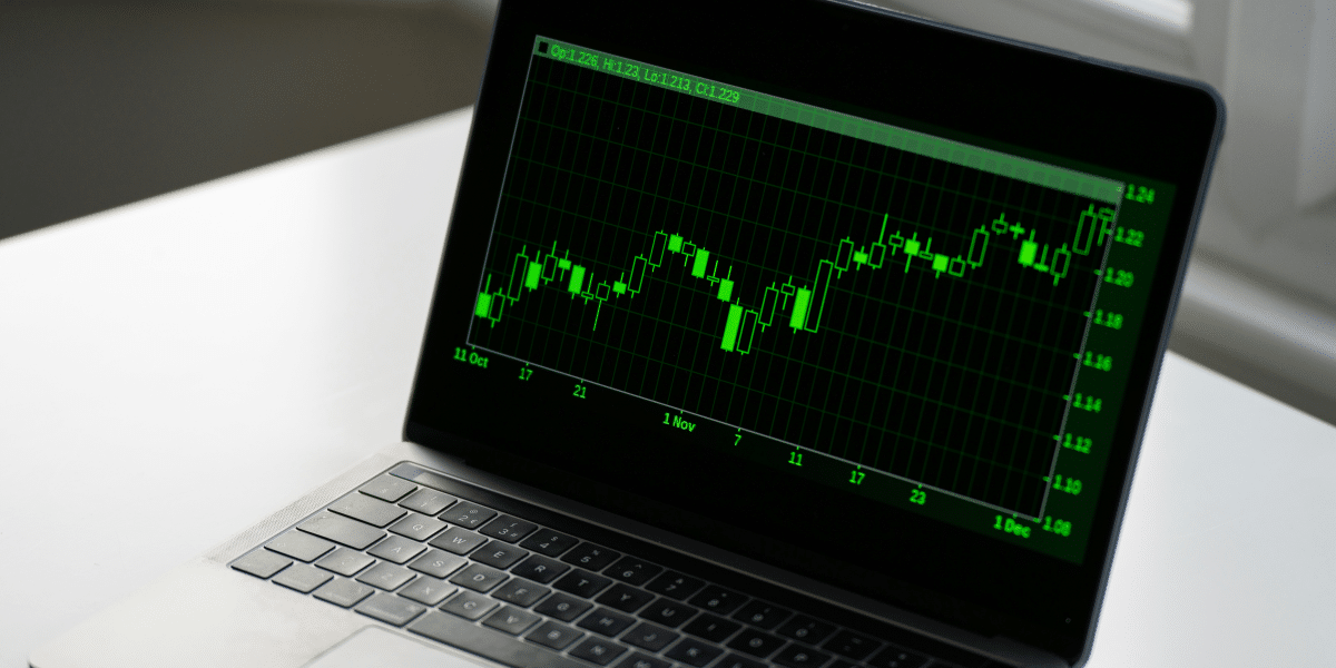FINQ Launches STOCKSAI 2.0, Outpacing S&P 500 Performance