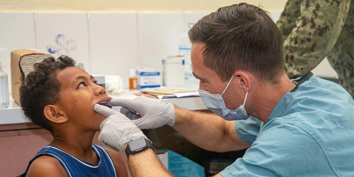 How Busy New Yorkers Can Maintain Oral Health Without Regular Dental Visits