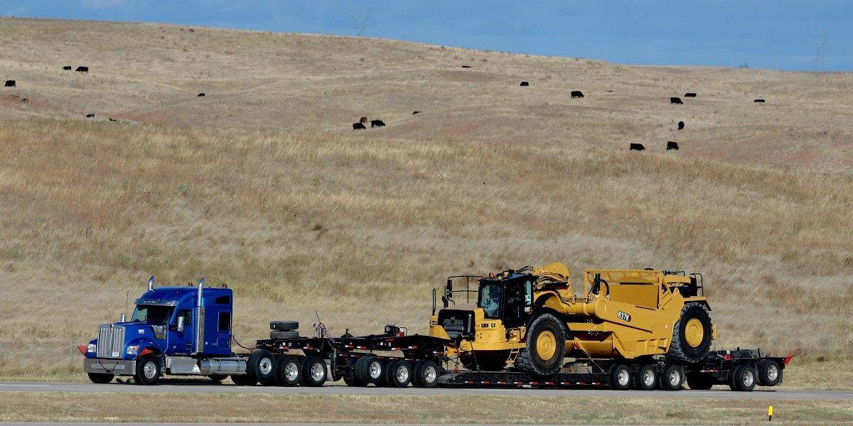 OPCA’s Guide to Heavy Equipment Transport: Vehicles, Process, and Safety Considerations