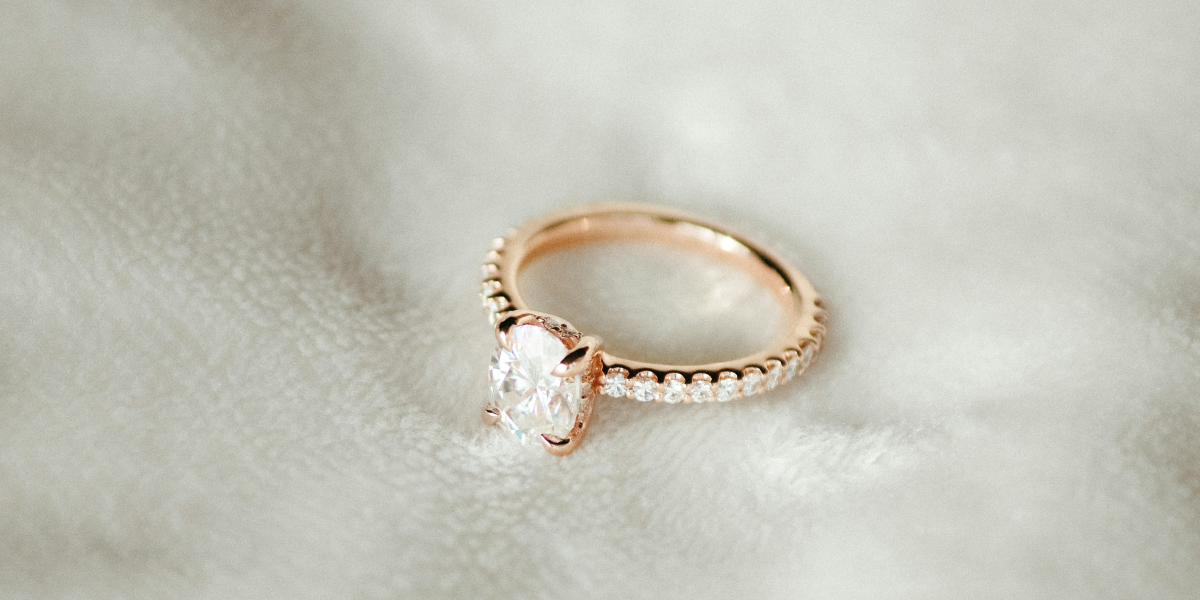 Reasons Why Realistic Fake Diamond Rings Are So Popular