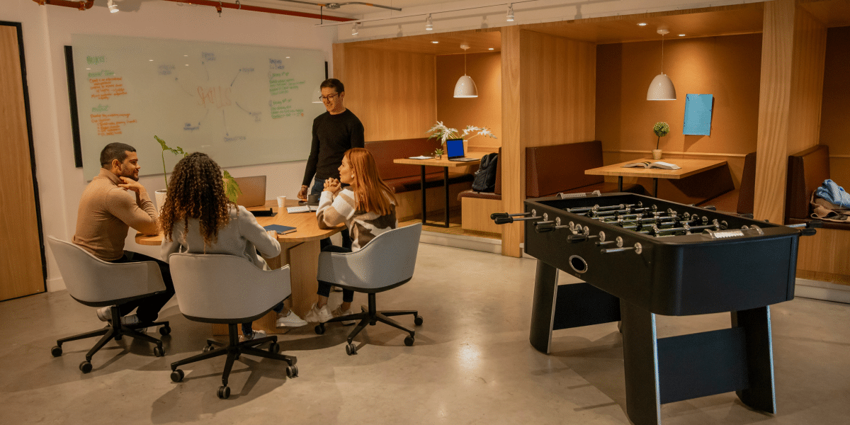 The Role of Coworking Spaces in Supporting International Work Teams