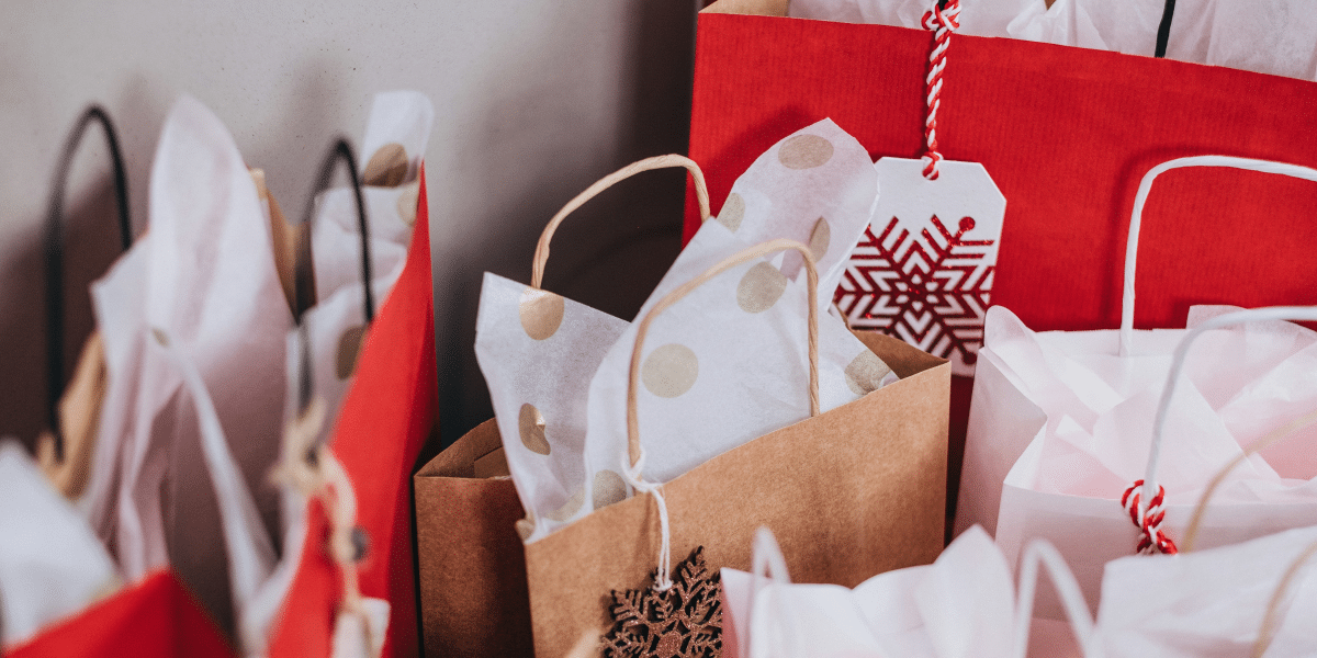 The Versatility and Appeal of Paper Bags and Gift Bags A Sustainable and Stylish Packaging Solution
