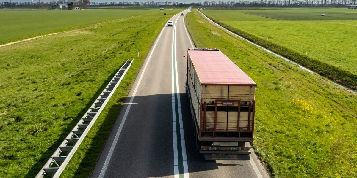 What Are the Benefits of Hiring a Truck Accident Lawyer